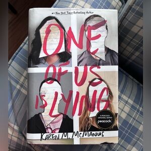 ONE OF US IS LYING- by Karen M. McManus, #2 NewYork Times bestselling author